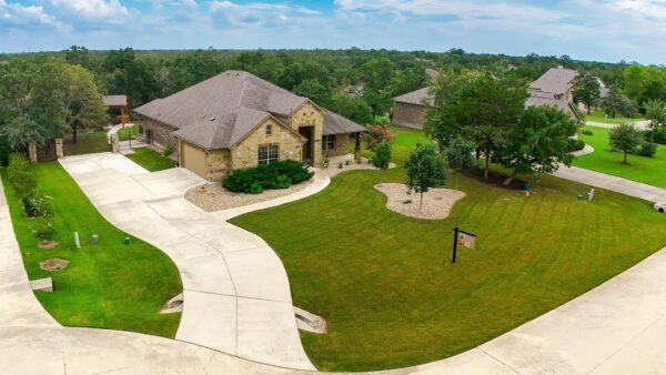 107 Tylee Cir, Bastrop