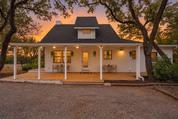 8902 Butler Cir, Austin