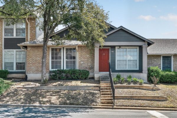1015 E Yager Ln #196, Austin