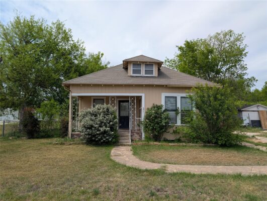 301 Park St, Taylor