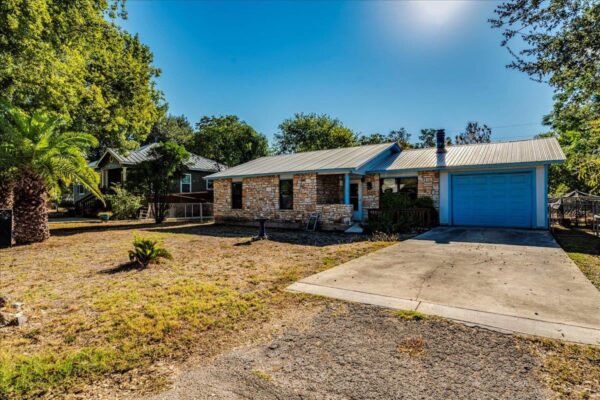 904 Conway Dr, San Marcos
