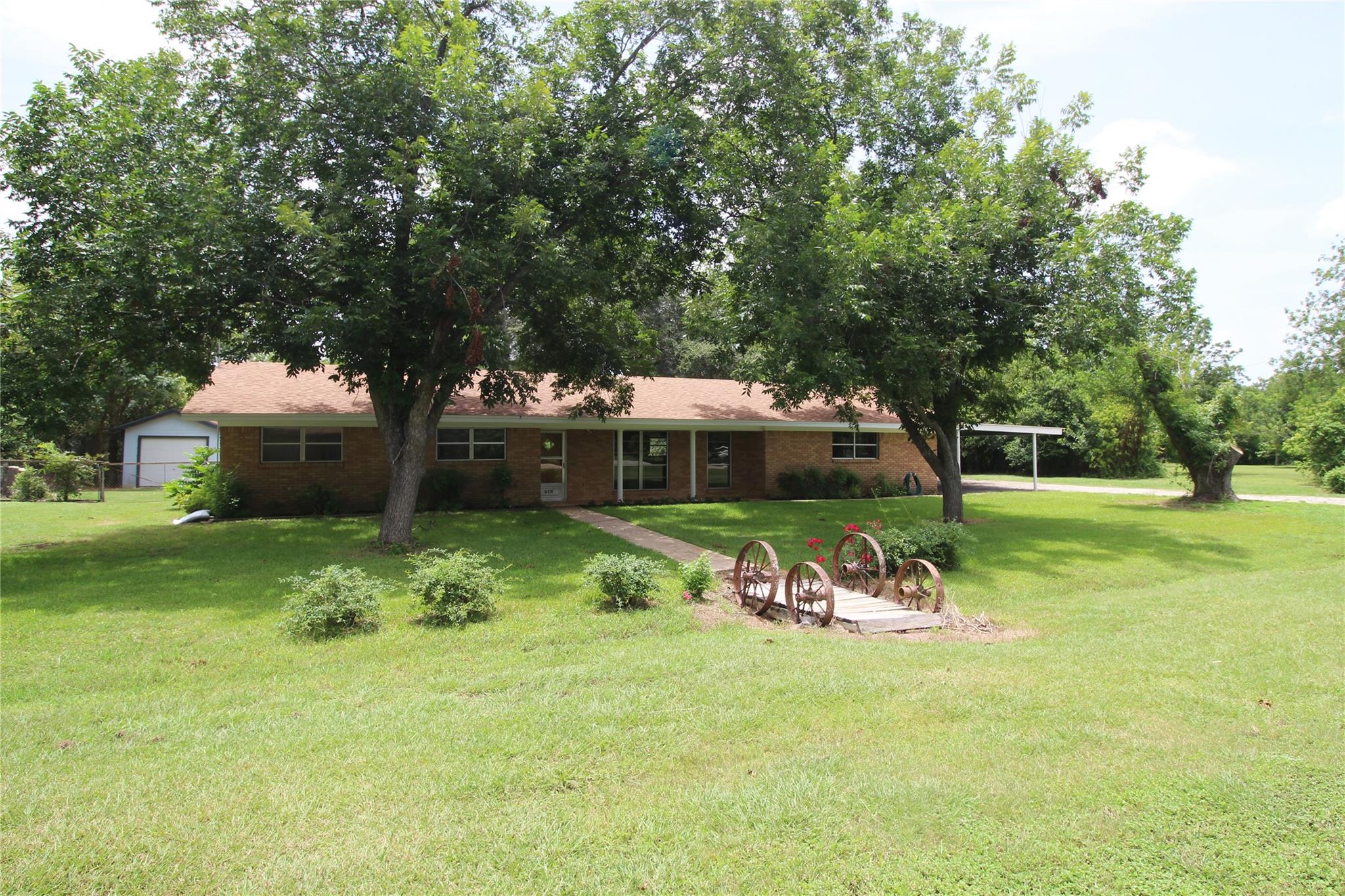 741 W Bell St, Bartlett, TX 76511