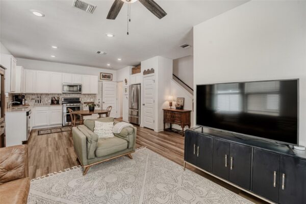 8007 Mellencamp Dr, Austin