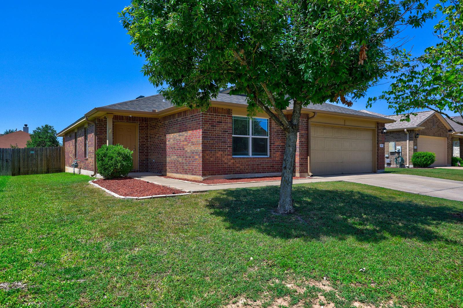 310 Wild Cat Dr, Bastrop, TX 78602