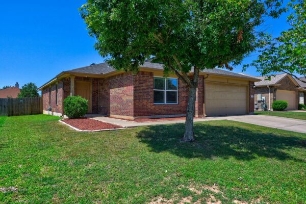 310 Wild Cat Dr, Bastrop