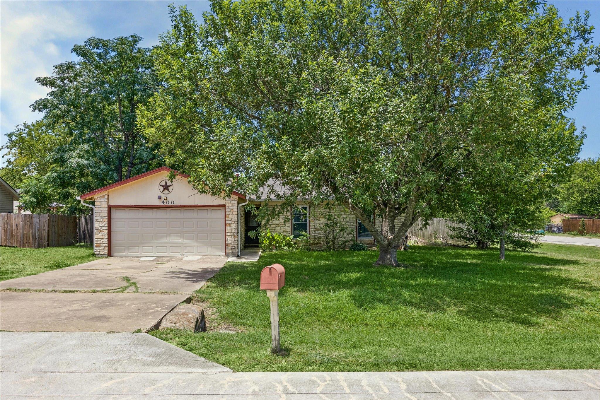 400 Bonita Vista Dr, Buda, TX 78610