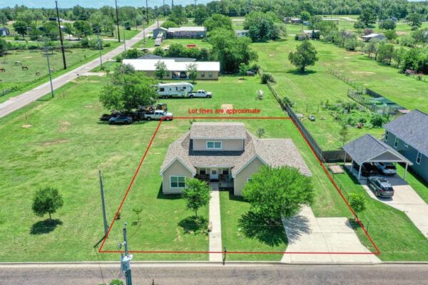 2409 Pecan St, Bastrop