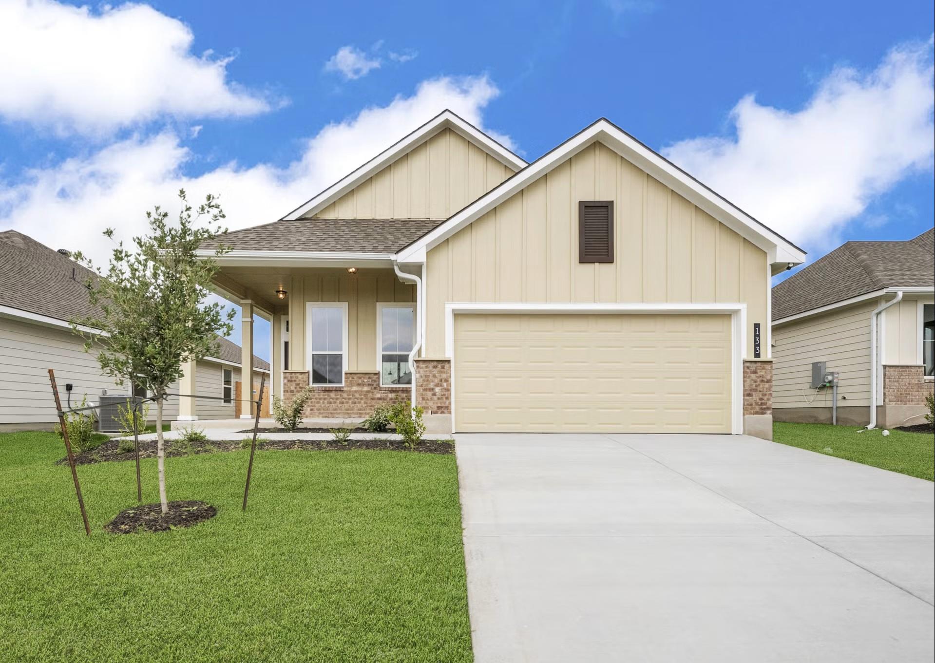 133 Walk Way Dr, Jarrell, TX 76537