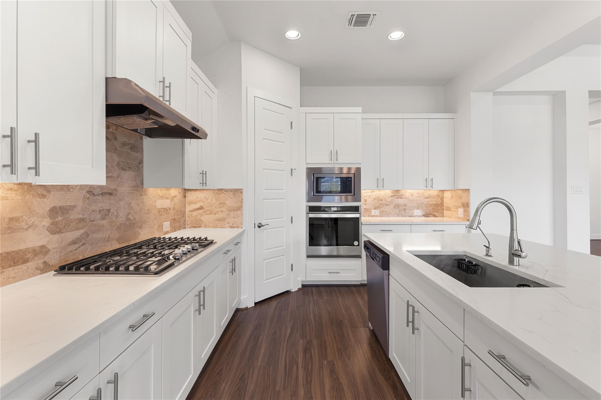 819 Great Lawn Bnd, Liberty Hill, TX 78642