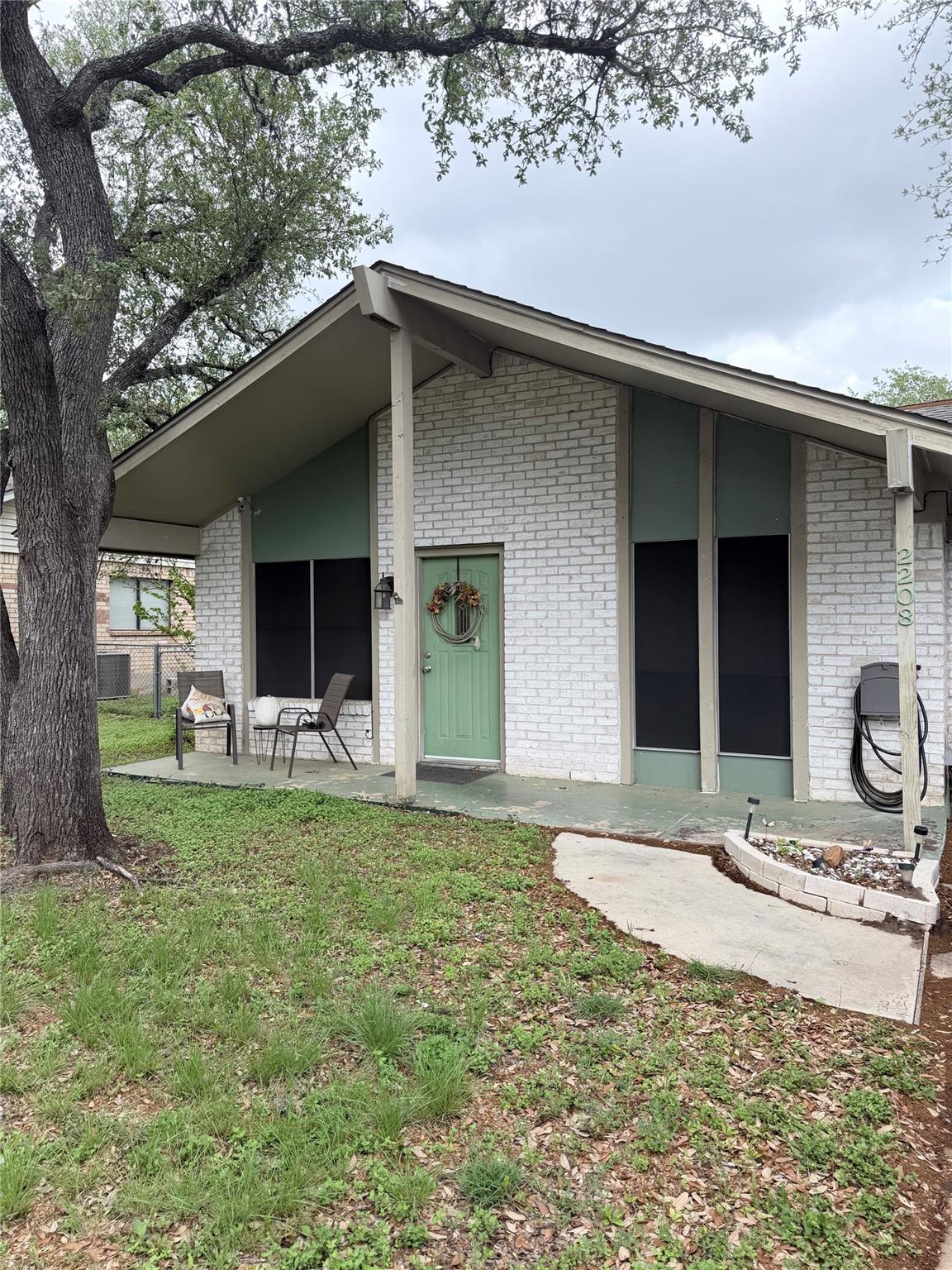 2208 N Cannes Dr, Cedar Park