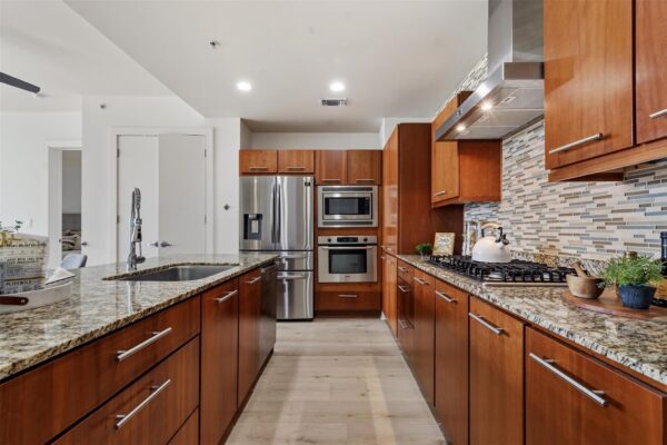 210 Lee Barton Dr #517, Austin