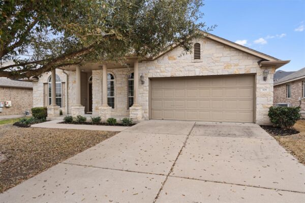 306 Tom Kite Dr, Round Rock