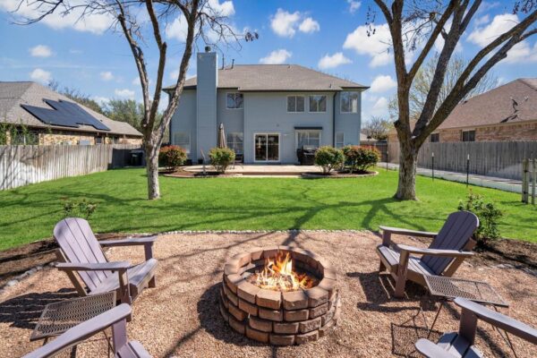 412 Derby Ln, Georgetown