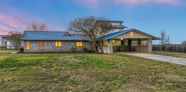 122 Forest Lake Dr, Del Valle