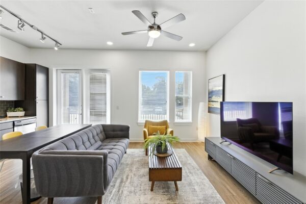 1900 Barton Springs Rd #2003, Austin