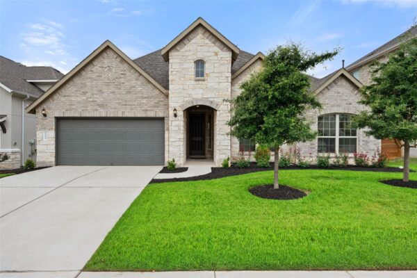 1513 Hinterwald St, Leander