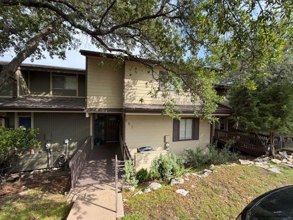 151 Comanche Pt, Point Venture, TX 78645