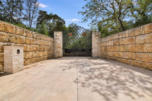 2187 Highway 290 None E, McDade