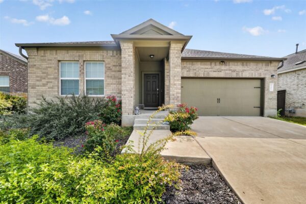1301 Blackhaw Ln, Leander