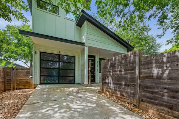 2004 E 10th St #2, Austin