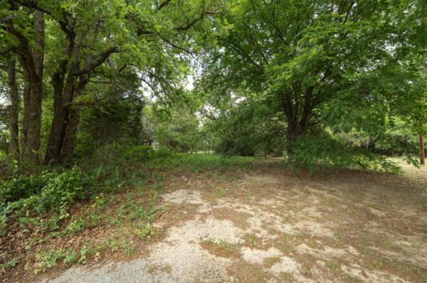 660 E Highway 290 Hwy E, Elgin