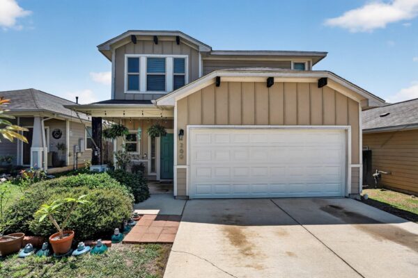 266 Twisted Oaks Ln, Buda