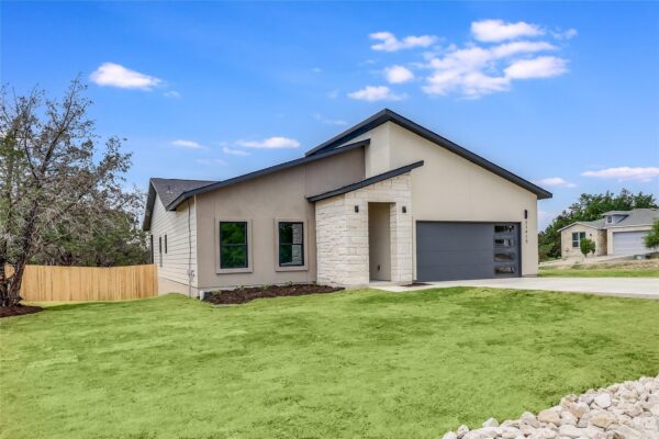 21415 Highland Lake Dr, Lago Vista