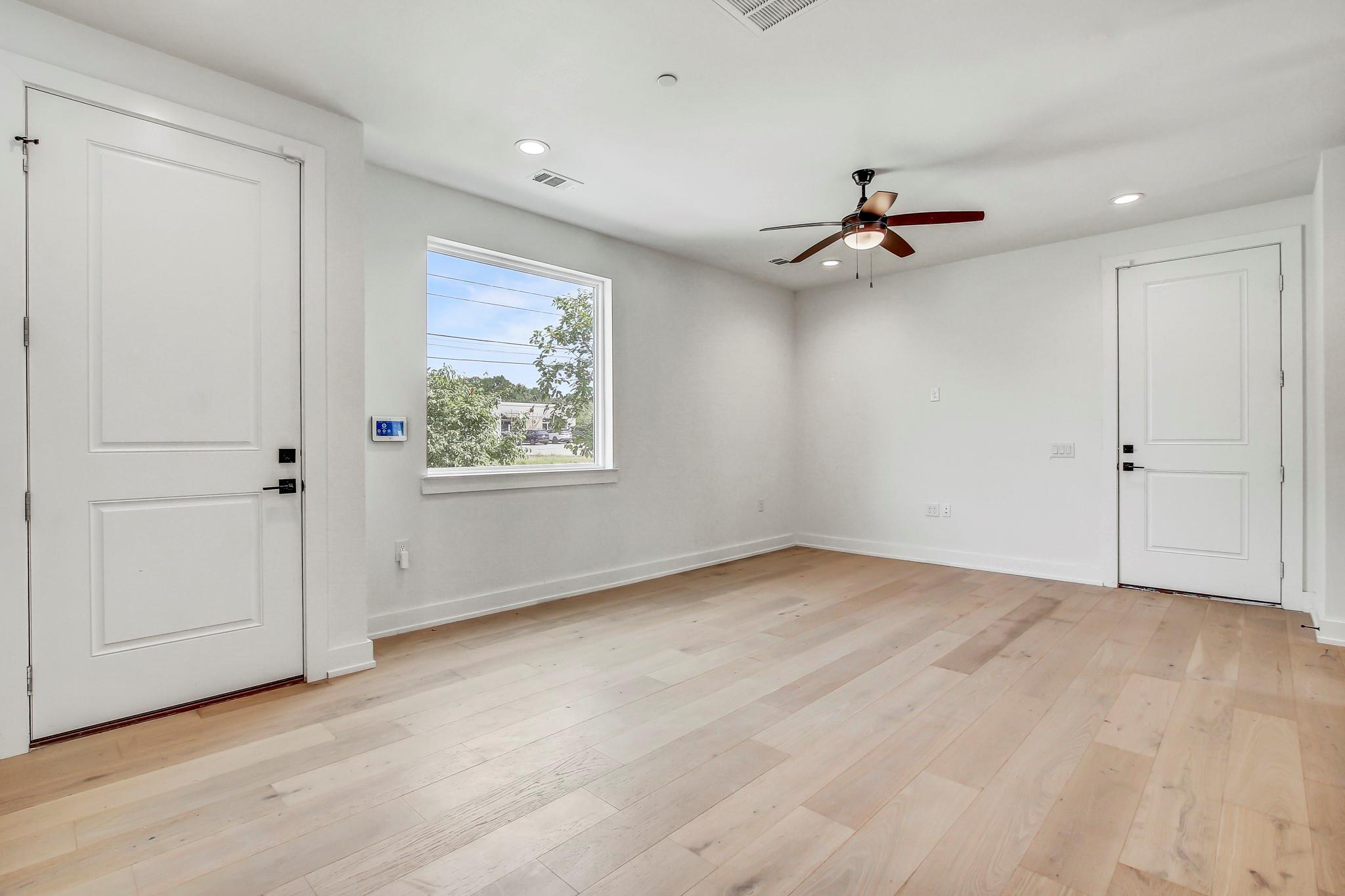4127 E 12th St #3, Austin, TX 78721