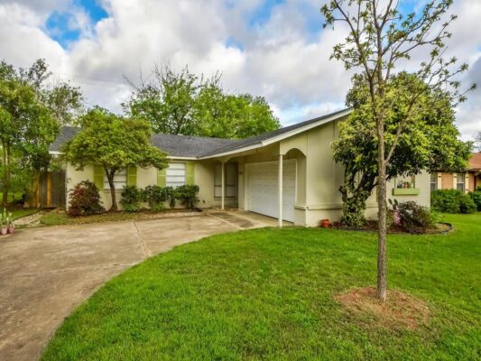 8208 Stillwood Ln, Austin