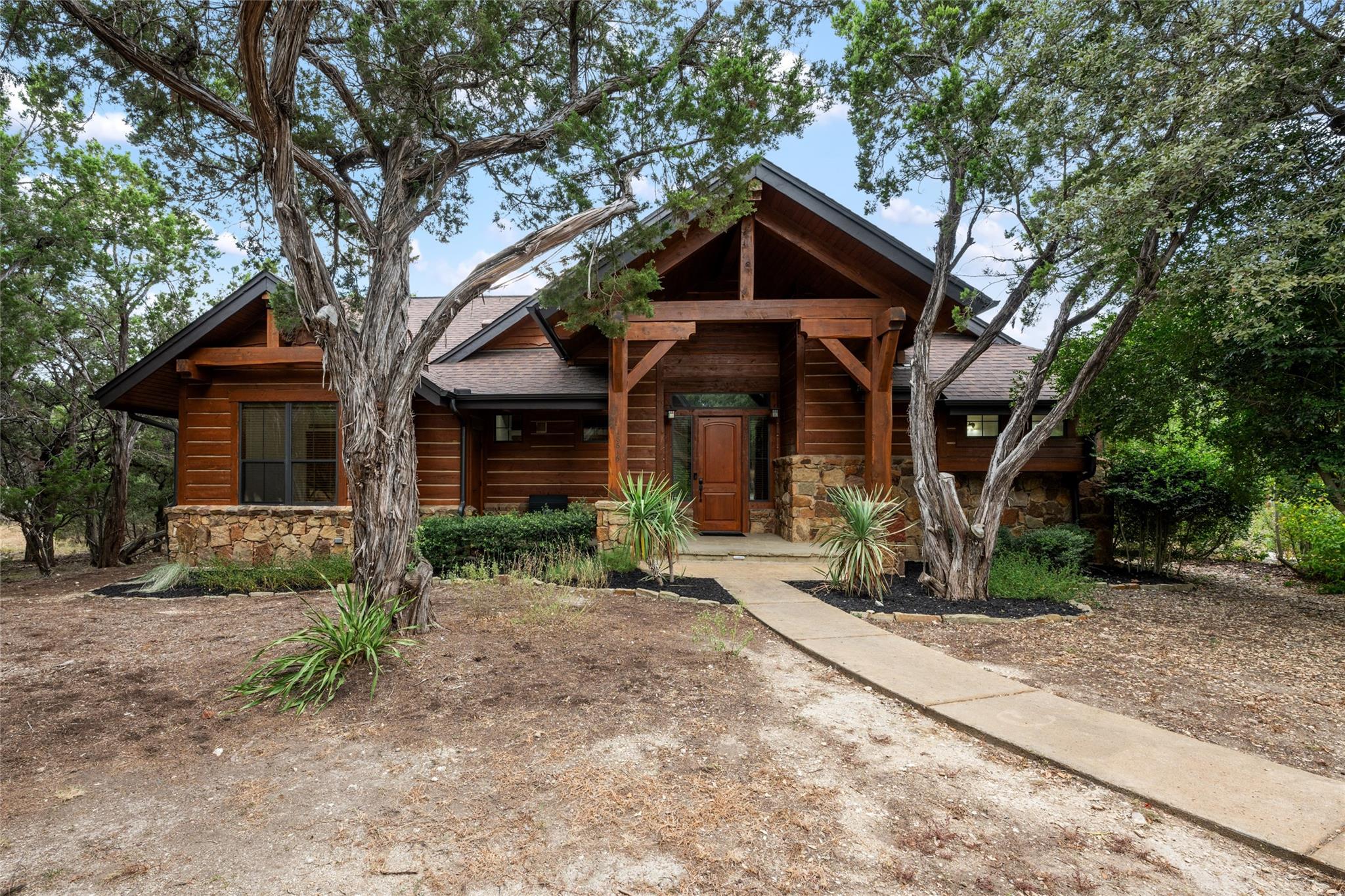 18616 Riverchase Dr, Jonestown, TX 78645