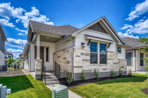 448 Burlington Dr, Buda