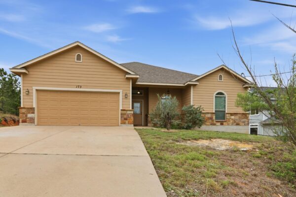 173 Kipahulu Dr, Bastrop