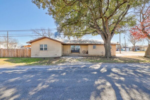 309 W Avenue H Ave, Jarrell