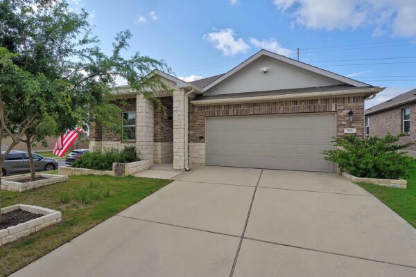 501 Emerald Cv, Georgetown