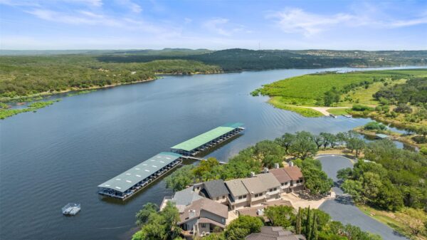 508 Harbor Dr #5, Spicewood