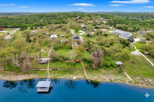 23901 Redbird Trl, Marble Falls