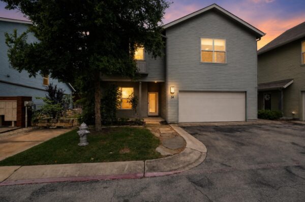 301 W Stassney Ln #34, Austin