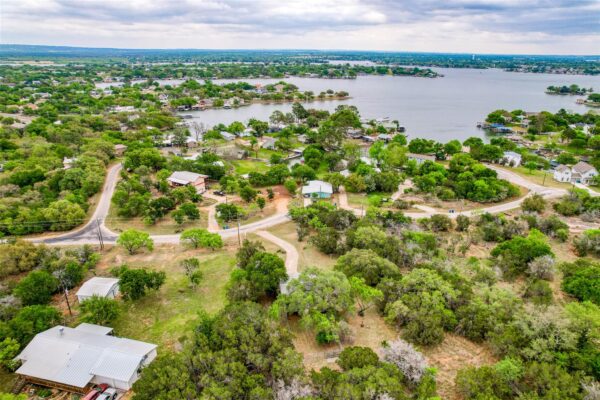 204 W Lakeshore Dr, Llano