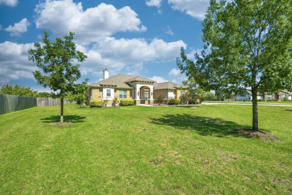 120 W Vienna Dr, Hutto