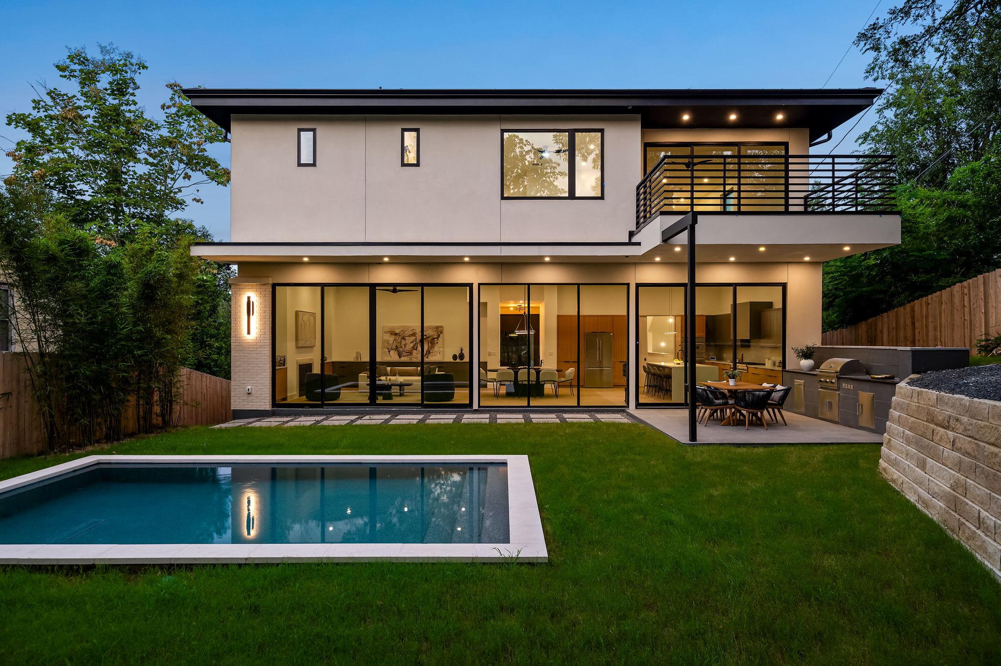 1102 Summit St, Austin, TX 78741