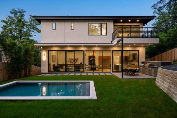1102 Summit St, Austin