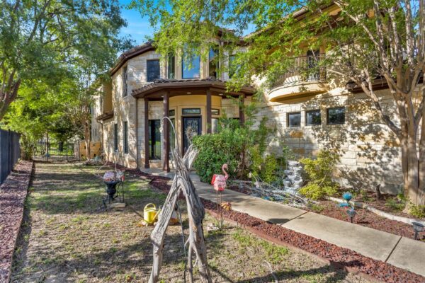1 Treehaven Ln, The Hills