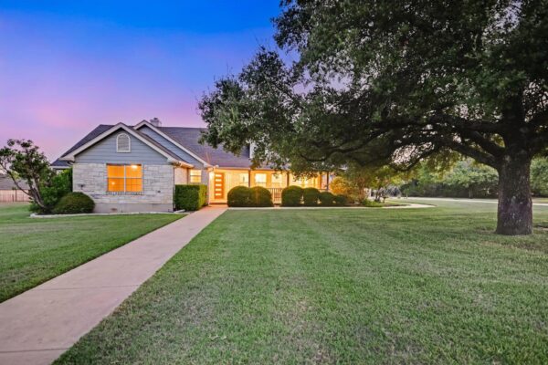 106 Lakeview Ln, Georgetown
