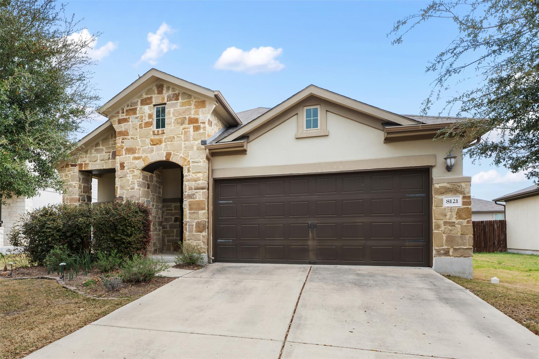 8121 Rosano St, Round Rock