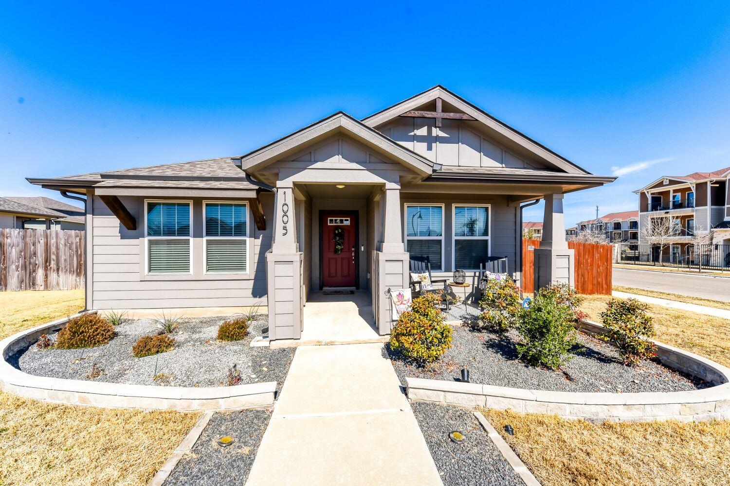 1005 Main St, Hutto, TX 78634