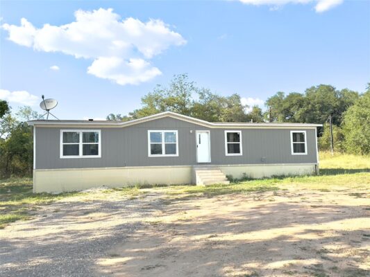 1869 Young Ln, Lockhart
