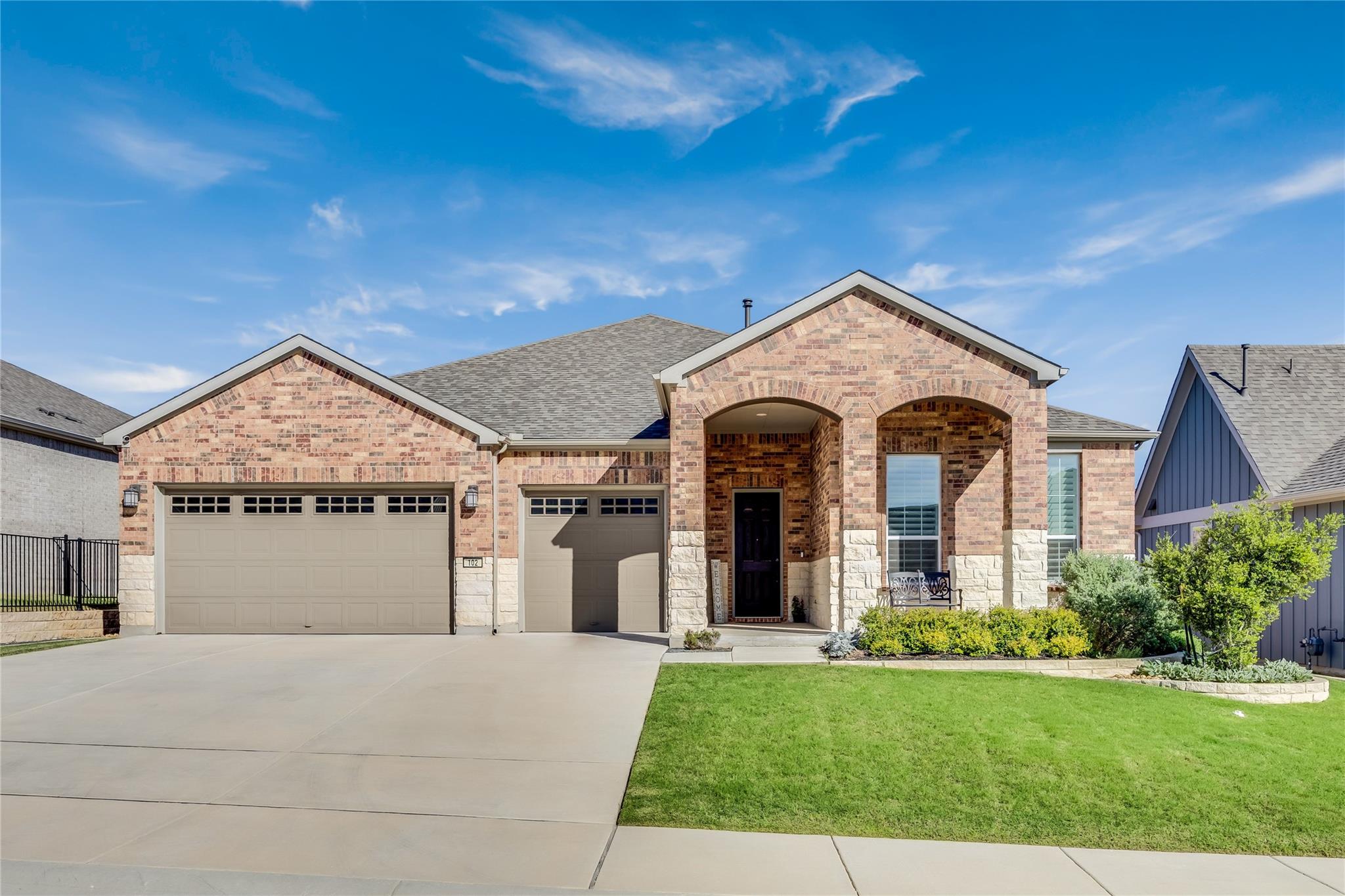 102 Pointer Ln, Georgetown