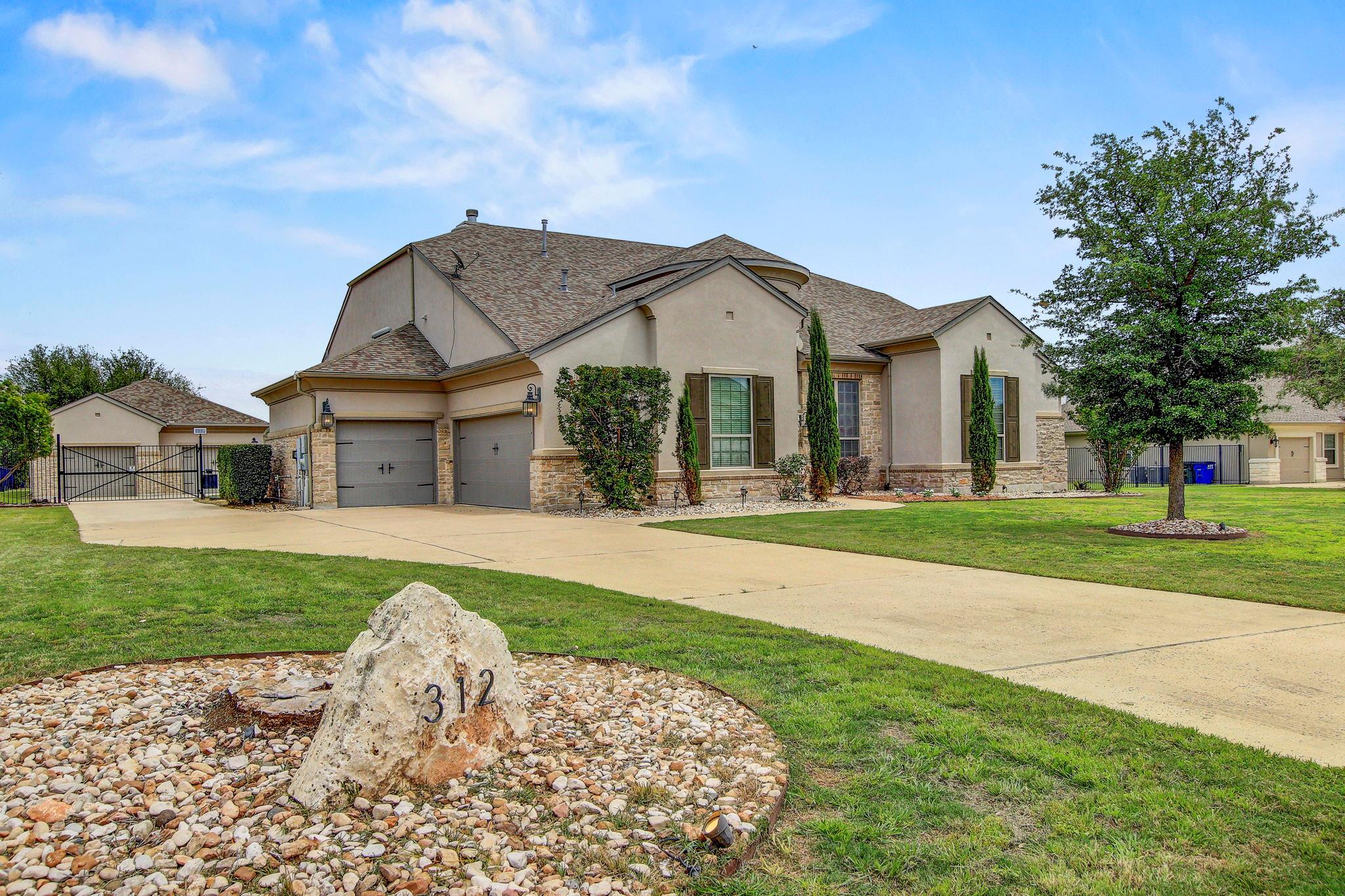 312 Flintlock Dr, Leander