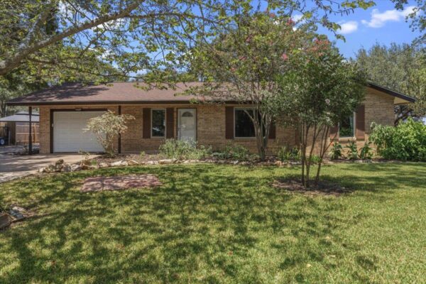 1415 NE Whitehead St, Smithville