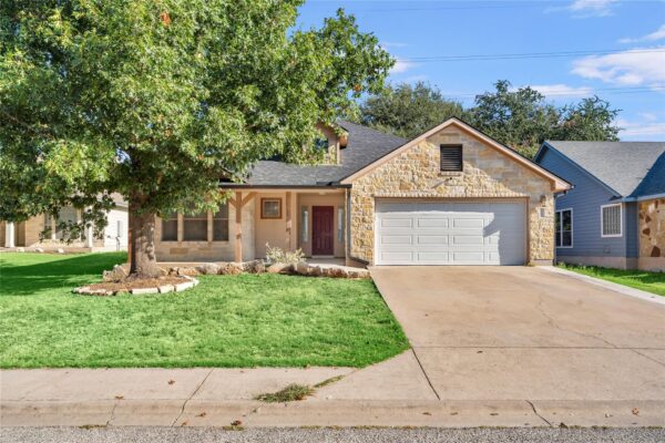 206 Cailin Ct, Burnet